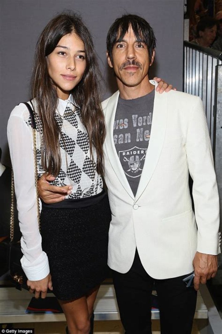 Exploring The Life Of Anthony Kiedis And His Girlfriend Connections
