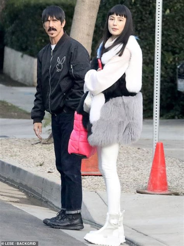 Exploring The Romantic Life Of Anthony Kiedis: A Journey Through His Girlfriends